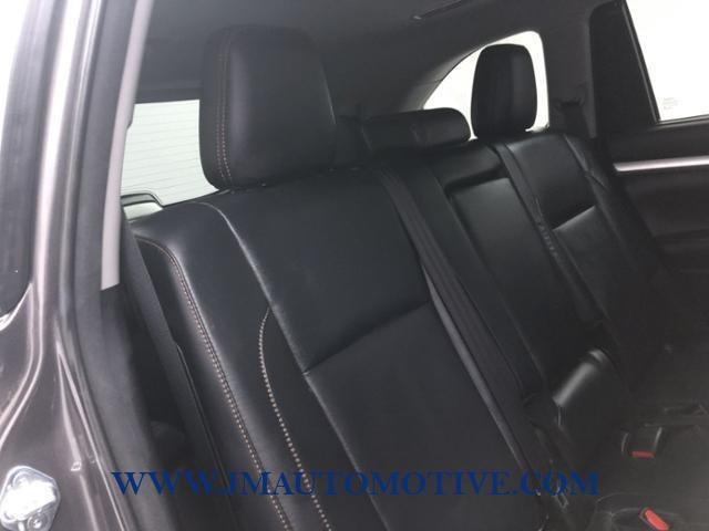 2018 Toyota Highlander XLE V6 AWD, available for sale in Naugatuck, Connecticut | J&M Automotive Sls&Svc LLC. Naugatuck, Connecticut 2018 Toyota Highlander XLE V6 AWD, available for sale in Naugatuck, Connecticut | J&M Automotive Sls&Svc LLC. Naugatuck, Connecticut