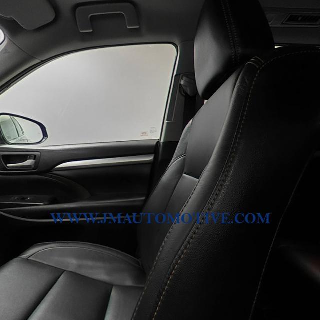 2018 Toyota Highlander XLE V6 AWD, available for sale in Naugatuck, Connecticut | J&M Automotive Sls&Svc LLC. Naugatuck, Connecticut 2018 Toyota Highlander XLE V6 AWD, available for sale in Naugatuck, Connecticut | J&M Automotive Sls&Svc LLC. Naugatuck, Connecticut