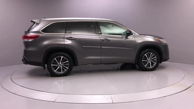 2018 Toyota Highlander XLE V6 AWD, available for sale in Naugatuck, Connecticut | J&M Automotive Sls&Svc LLC. Naugatuck, Connecticut 2018 Toyota Highlander XLE V6 AWD, available for sale in Naugatuck, Connecticut | J&M Automotive Sls&Svc LLC. Naugatuck, Connecticut