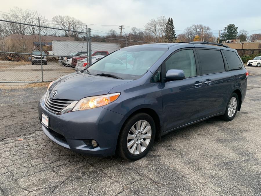 2014 Toyota Sienna 5dr 7-Pass Van V6 XLE AWD (Natl), available for sale in Milford, Connecticut | Dealertown Auto Wholesalers. Milford, Connecticut 2014 Toyota Sienna 5dr 7-Pass Van V6 XLE AWD (Natl), available for sale in Milford, Connecticut | Dealertown Auto Wholesalers. Milford, Connecticut