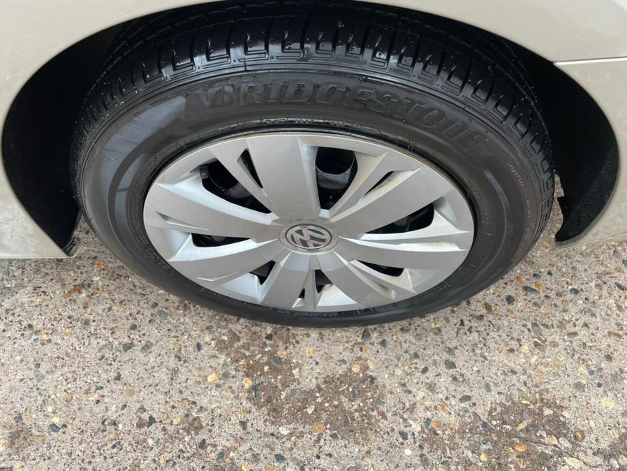 2014 Volkswagen Jetta Sedan 4dr Auto SE PZEV, available for sale in Manchester, Connecticut | Carsonmain LLC. Manchester, Connecticut 2014 Volkswagen Jetta Sedan 4dr Auto SE PZEV, available for sale in Manchester, Connecticut | Carsonmain LLC. Manchester, Connecticut