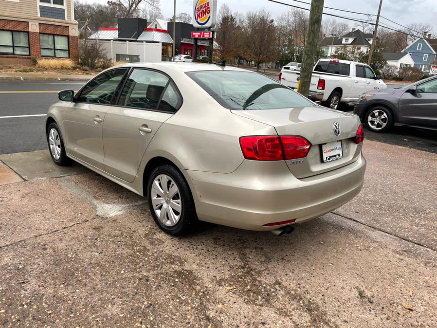 2014 Volkswagen Jetta Sedan 4dr Auto SE PZEV, available for sale in Manchester, Connecticut | Carsonmain LLC. Manchester, Connecticut 2014 Volkswagen Jetta Sedan 4dr Auto SE PZEV, available for sale in Manchester, Connecticut | Carsonmain LLC. Manchester, Connecticut