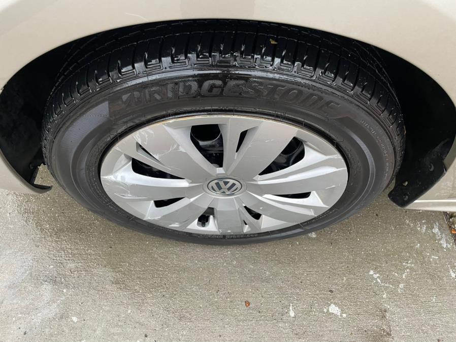 2014 Volkswagen Jetta Sedan 4dr Auto SE PZEV, available for sale in Manchester, Connecticut | Carsonmain LLC. Manchester, Connecticut 2014 Volkswagen Jetta Sedan 4dr Auto SE PZEV, available for sale in Manchester, Connecticut | Carsonmain LLC. Manchester, Connecticut
