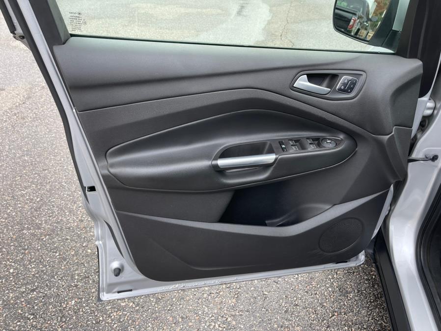2015 Ford Escape 4WD 4dr Titanium, available for sale in South Windsor, Connecticut | Mike And Tony Auto Sales, Inc. South Windsor, Connecticut 2015 Ford Escape 4WD 4dr Titanium, available for sale in South Windsor, Connecticut | Mike And Tony Auto Sales, Inc. South Windsor, Connecticut