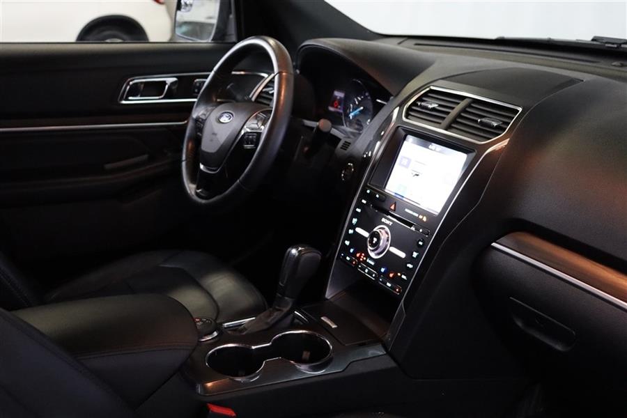 2018 Ford Explorer LIMITED, available for sale in Paterson, New Jersey | Fast Track Motors. Paterson, New Jersey 2018 Ford Explorer LIMITED, available for sale in Paterson, New Jersey | Fast Track Motors. Paterson, New Jersey