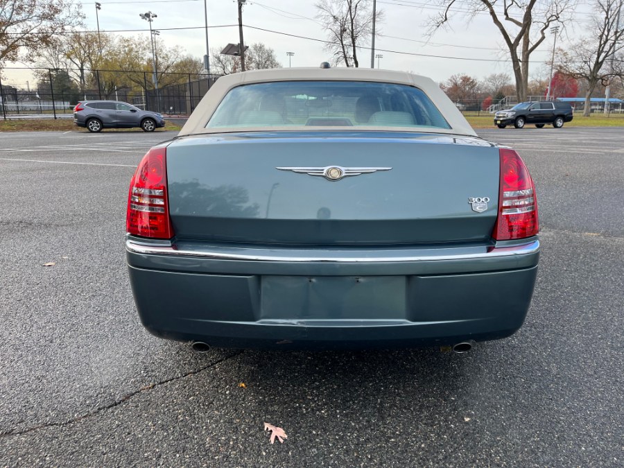 Used Chrysler 300 4dr Sdn 300C *Ltd Avail* 2005 | Cars With Deals. Lyndhurst, New Jersey