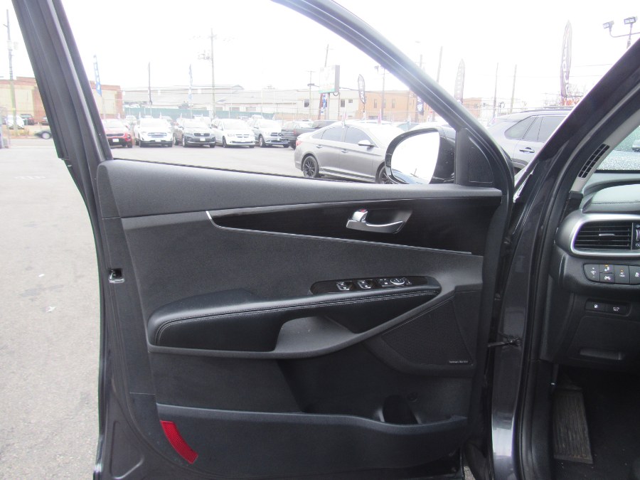 Used Kia Sorento LX V6 AWD 2020 | NJ Used Cars Center. Irvington, New Jersey Used Kia Sorento LX V6 AWD 2020 | NJ Used Cars Center. Irvington, New Jersey