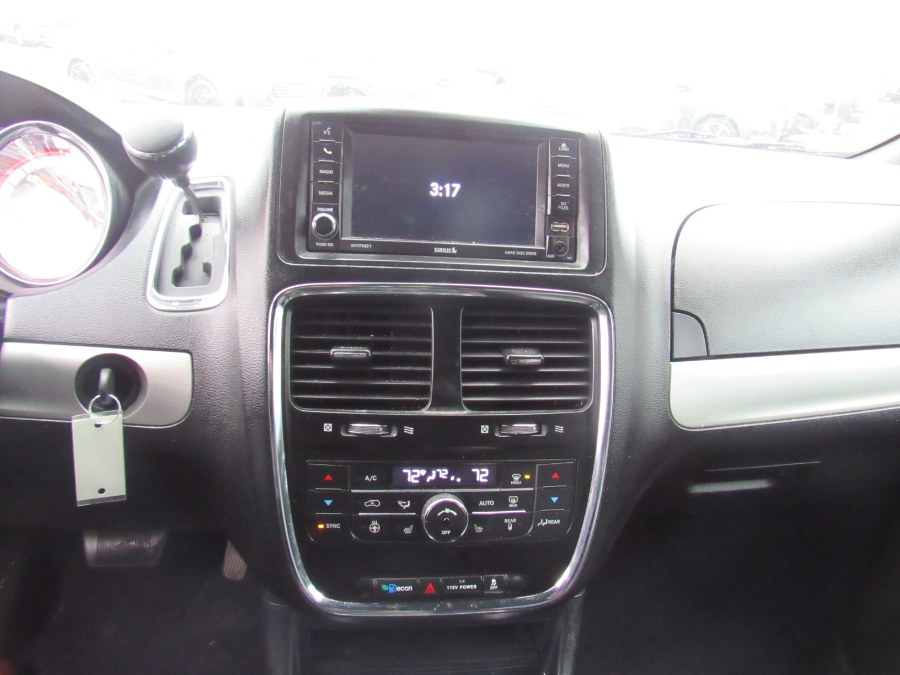 Used Dodge Grand Caravan GT Wagon 2019 | NJ Used Cars Center. Irvington, New Jersey Used Dodge Grand Caravan GT Wagon 2019 | NJ Used Cars Center. Irvington, New Jersey