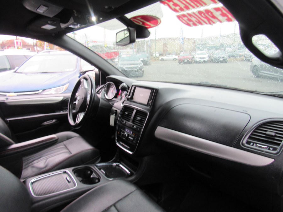 Used Dodge Grand Caravan GT Wagon 2019 | NJ Used Cars Center. Irvington, New Jersey Used Dodge Grand Caravan GT Wagon 2019 | NJ Used Cars Center. Irvington, New Jersey