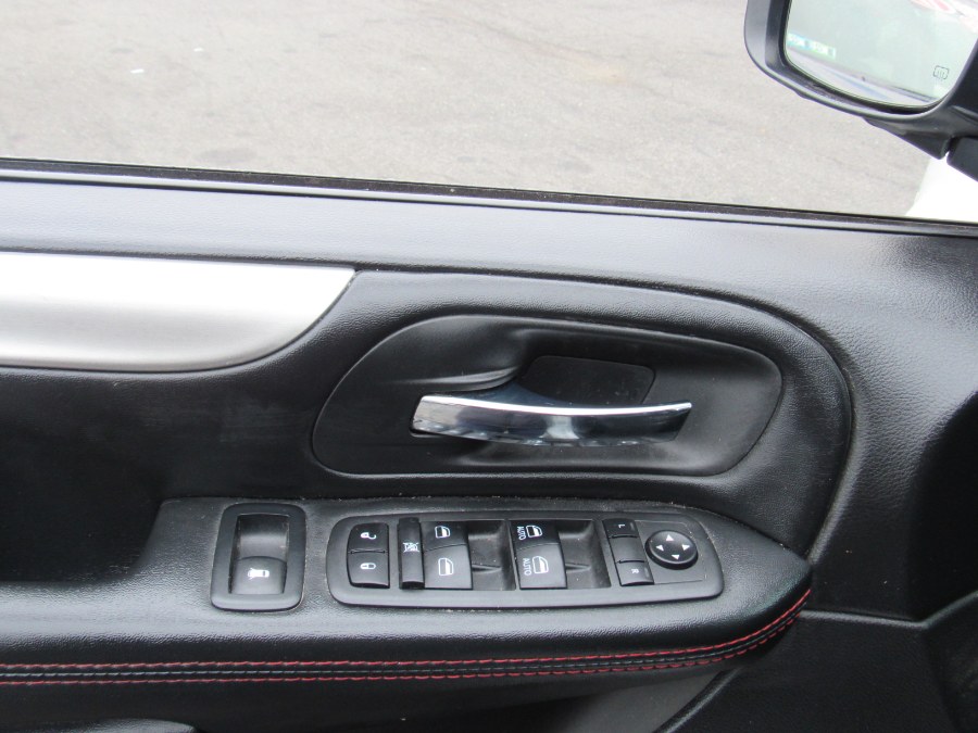 Used Dodge Grand Caravan GT Wagon 2019 | NJ Used Cars Center. Irvington, New Jersey Used Dodge Grand Caravan GT Wagon 2019 | NJ Used Cars Center. Irvington, New Jersey