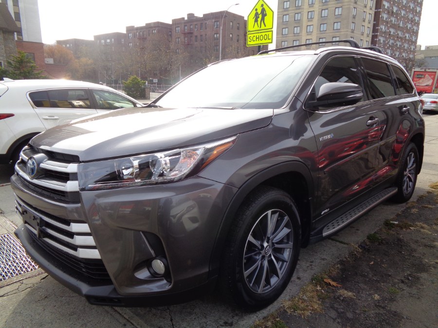 Used Toyota Highlander Hybrid XLE AWD 2019 | Top Speed Motors LLC. Jamaica, New York Used Toyota Highlander Hybrid XLE AWD 2019 | Top Speed Motors LLC. Jamaica, New York