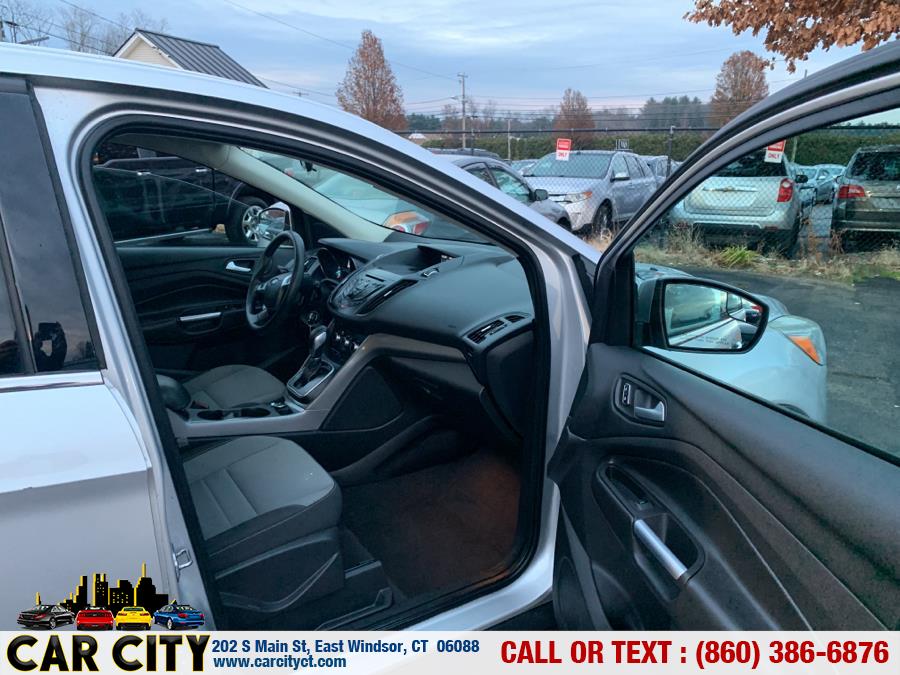 2013 Ford Escape 4WD 4dr SE, available for sale in East Windsor, Connecticut | Car City LLC. East Windsor, Connecticut 2013 Ford Escape 4WD 4dr SE, available for sale in East Windsor, Connecticut | Car City LLC. East Windsor, Connecticut