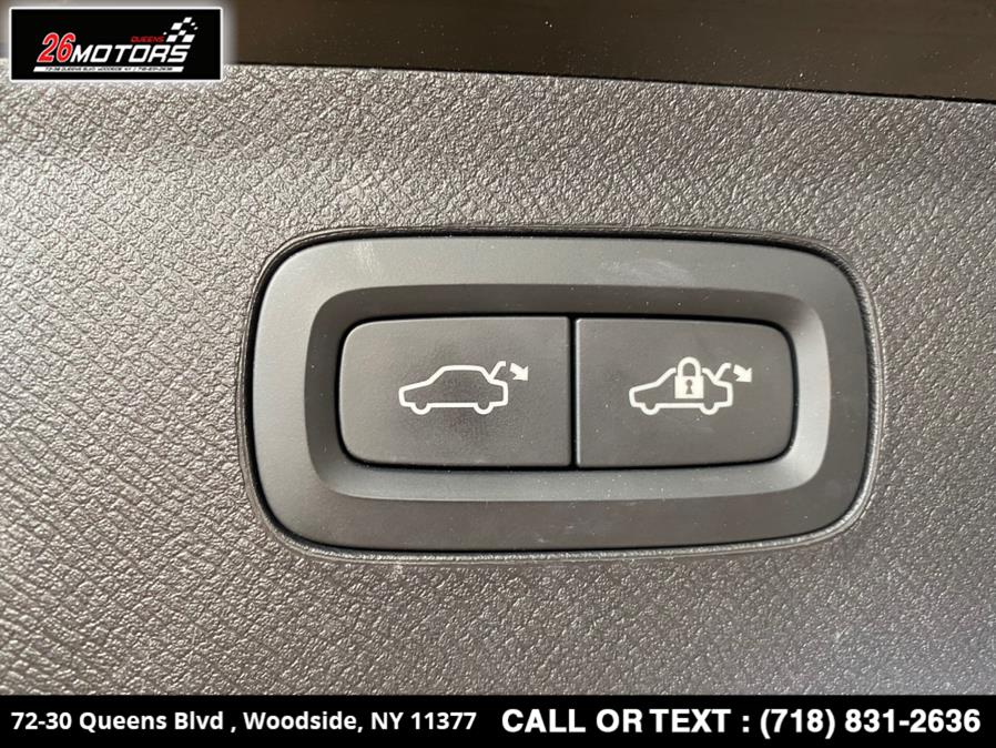 Used Volvo XC90 T6 AWD 7-Passenger Momentum 2017 | 26 Motors Queens. Woodside, New York Used Volvo XC90 T6 AWD 7-Passenger Momentum 2017 | 26 Motors Queens. Woodside, New York