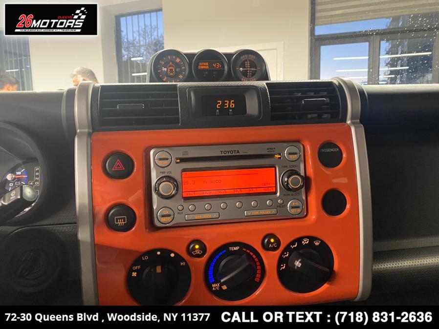 2014 Toyota FJ Cruiser 4WD 4dr Auto (Natl), available for sale in Woodside, New York | 26 Motors Queens. Woodside, New York 2014 Toyota FJ Cruiser 4WD 4dr Auto (Natl), available for sale in Woodside, New York | 26 Motors Queens. Woodside, New York