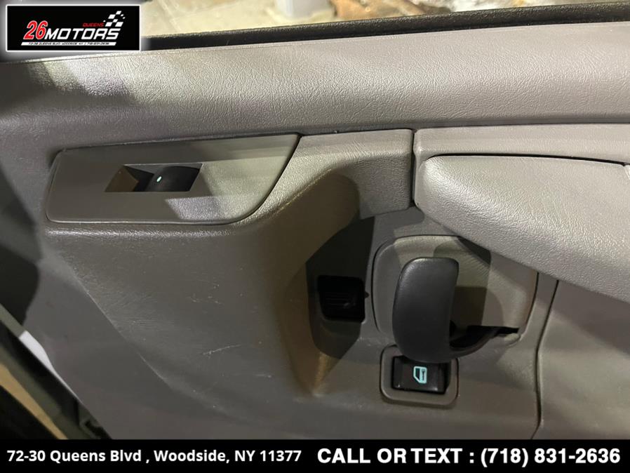 Used GMC Savana Commercial Cutaway 3500 Van 139" 2014 | 26 Motors Queens. Woodside, New York Used GMC Savana Commercial Cutaway 3500 Van 139" 2014 | 26 Motors Queens. Woodside, New York