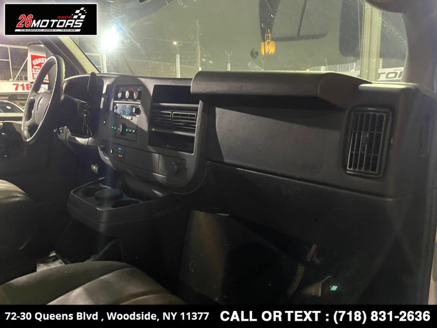 Used GMC Savana Commercial Cutaway 3500 Van 139" 2014 | 26 Motors Queens. Woodside, New York Used GMC Savana Commercial Cutaway 3500 Van 139" 2014 | 26 Motors Queens. Woodside, New York