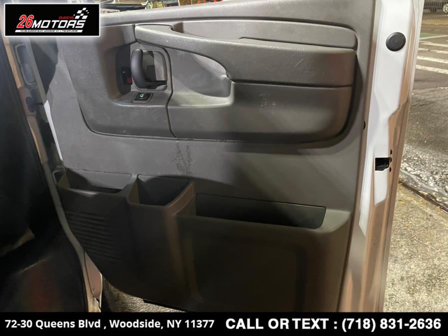 Used GMC Savana Commercial Cutaway 3500 Van 139" 2014 | 26 Motors Queens. Woodside, New York Used GMC Savana Commercial Cutaway 3500 Van 139" 2014 | 26 Motors Queens. Woodside, New York