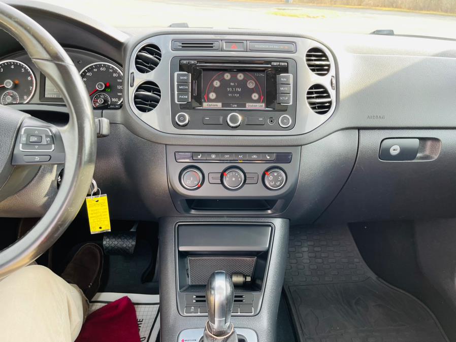 2013 Volkswagen Tiguan 4WD 4dr Auto SE, available for sale in New Britain, Connecticut | Supreme Automotive. New Britain, Connecticut 2013 Volkswagen Tiguan 4WD 4dr Auto SE, available for sale in New Britain, Connecticut | Supreme Automotive. New Britain, Connecticut