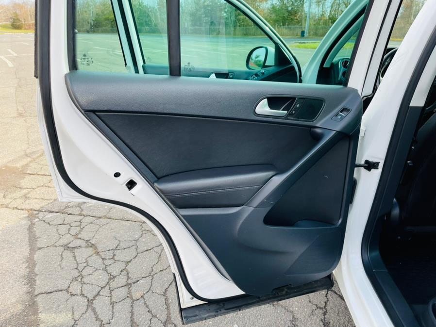 2013 Volkswagen Tiguan 4WD 4dr Auto SE, available for sale in New Britain, Connecticut | Supreme Automotive. New Britain, Connecticut 2013 Volkswagen Tiguan 4WD 4dr Auto SE, available for sale in New Britain, Connecticut | Supreme Automotive. New Britain, Connecticut