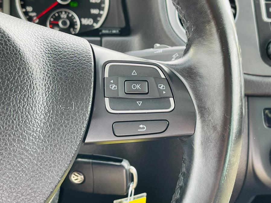 2013 Volkswagen Tiguan 4WD 4dr Auto SE, available for sale in New Britain, Connecticut | Supreme Automotive. New Britain, Connecticut 2013 Volkswagen Tiguan 4WD 4dr Auto SE, available for sale in New Britain, Connecticut | Supreme Automotive. New Britain, Connecticut