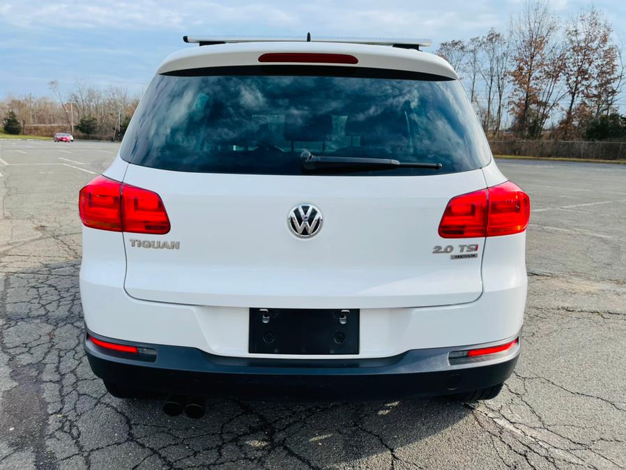 2013 Volkswagen Tiguan 4WD 4dr Auto SE, available for sale in New Britain, Connecticut | Supreme Automotive. New Britain, Connecticut 2013 Volkswagen Tiguan 4WD 4dr Auto SE, available for sale in New Britain, Connecticut | Supreme Automotive. New Britain, Connecticut