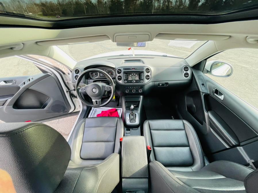 2013 Volkswagen Tiguan 4WD 4dr Auto SE, available for sale in New Britain, Connecticut | Supreme Automotive. New Britain, Connecticut 2013 Volkswagen Tiguan 4WD 4dr Auto SE, available for sale in New Britain, Connecticut | Supreme Automotive. New Britain, Connecticut
