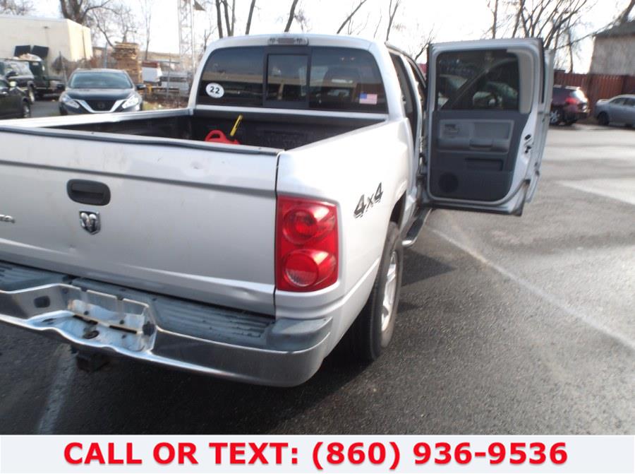 Used Dodge Dakota 4dr Quad Cab 131" WB 4WD SLT 2005 | Lee Motors Sales Inc. Hartford, Connecticut Used Dodge Dakota 4dr Quad Cab 131" WB 4WD SLT 2005 | Lee Motors Sales Inc. Hartford, Connecticut