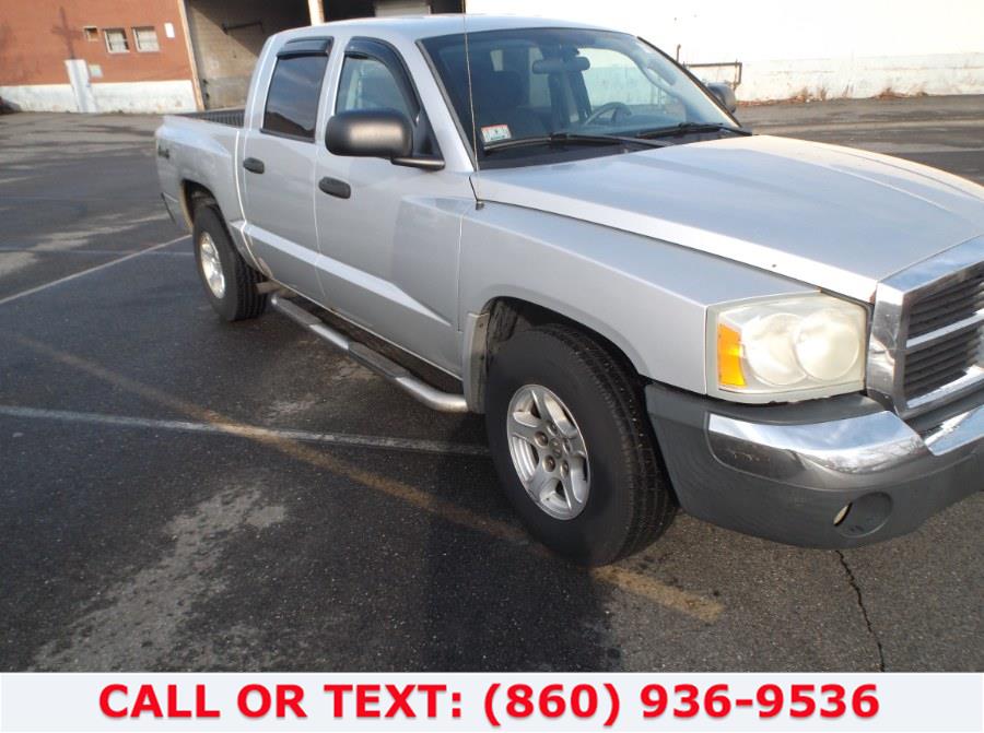 Used Dodge Dakota 4dr Quad Cab 131" WB 4WD SLT 2005 | Lee Motors Sales Inc. Hartford, Connecticut Used Dodge Dakota 4dr Quad Cab 131" WB 4WD SLT 2005 | Lee Motors Sales Inc. Hartford, Connecticut