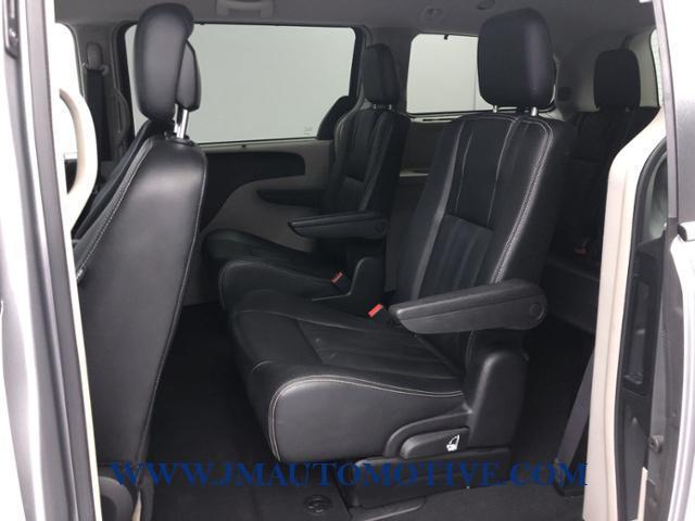 2016 Chrysler Town & Country 4dr Wgn Touring, available for sale in Naugatuck, Connecticut | J&M Automotive Sls&Svc LLC. Naugatuck, Connecticut 2016 Chrysler Town & Country 4dr Wgn Touring, available for sale in Naugatuck, Connecticut | J&M Automotive Sls&Svc LLC. Naugatuck, Connecticut