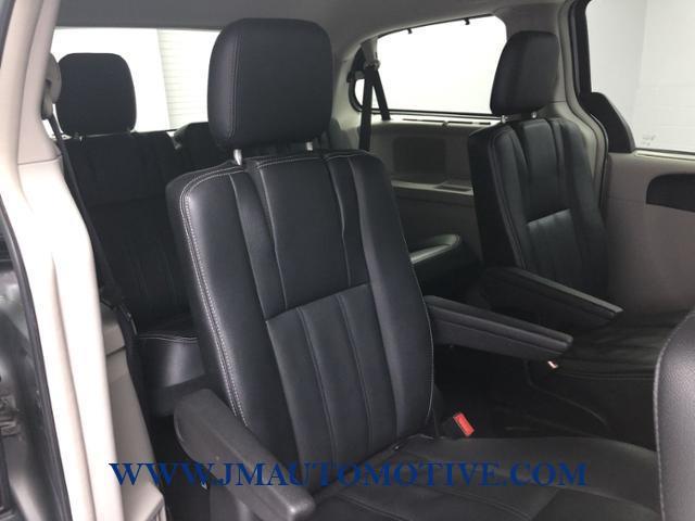 2016 Chrysler Town & Country 4dr Wgn Touring, available for sale in Naugatuck, Connecticut | J&M Automotive Sls&Svc LLC. Naugatuck, Connecticut 2016 Chrysler Town & Country 4dr Wgn Touring, available for sale in Naugatuck, Connecticut | J&M Automotive Sls&Svc LLC. Naugatuck, Connecticut