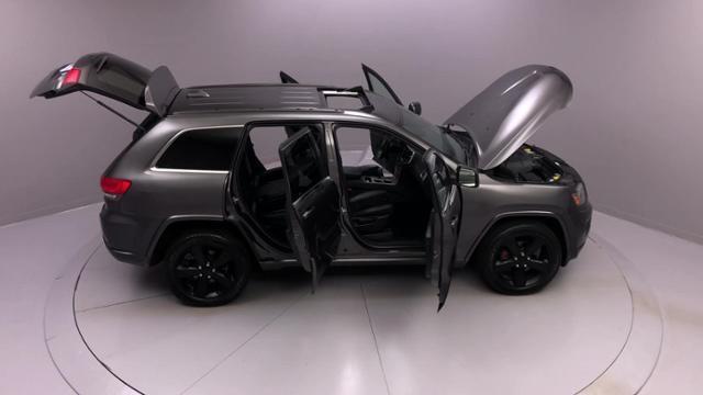 2015 Jeep Grand Cherokee 4WD 4dr Altitude, available for sale in Naugatuck, Connecticut | J&M Automotive Sls&Svc LLC. Naugatuck, Connecticut 2015 Jeep Grand Cherokee 4WD 4dr Altitude, available for sale in Naugatuck, Connecticut | J&M Automotive Sls&Svc LLC. Naugatuck, Connecticut