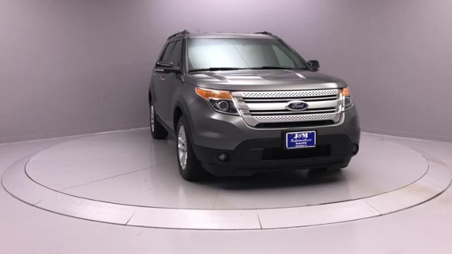 2013 Ford Explorer 4WD 4dr XLT, available for sale in Naugatuck, Connecticut | J&M Automotive Sls&Svc LLC. Naugatuck, Connecticut 2013 Ford Explorer 4WD 4dr XLT, available for sale in Naugatuck, Connecticut | J&M Automotive Sls&Svc LLC. Naugatuck, Connecticut