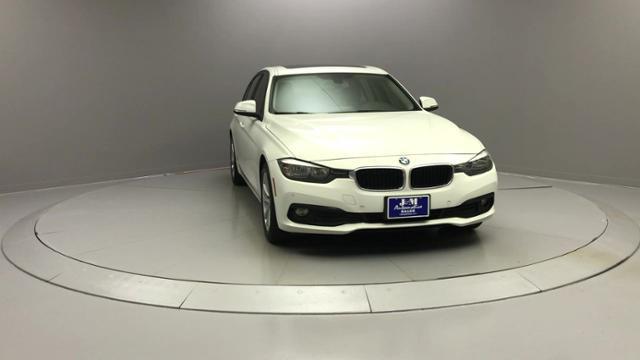 2016 BMW 3 Series 4dr Sdn 320i xDrive AWD, available for sale in Naugatuck, Connecticut | J&M Automotive Sls&Svc LLC. Naugatuck, Connecticut 2016 BMW 3 Series 4dr Sdn 320i xDrive AWD, available for sale in Naugatuck, Connecticut | J&M Automotive Sls&Svc LLC. Naugatuck, Connecticut