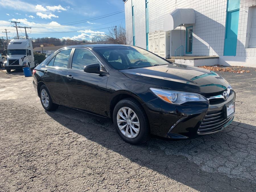 Used Toyota Camry 4dr Sdn I4 Auto LE (Natl) 2015 | Dealertown Auto Wholesalers. Milford, Connecticut Used Toyota Camry 4dr Sdn I4 Auto LE (Natl) 2015 | Dealertown Auto Wholesalers. Milford, Connecticut