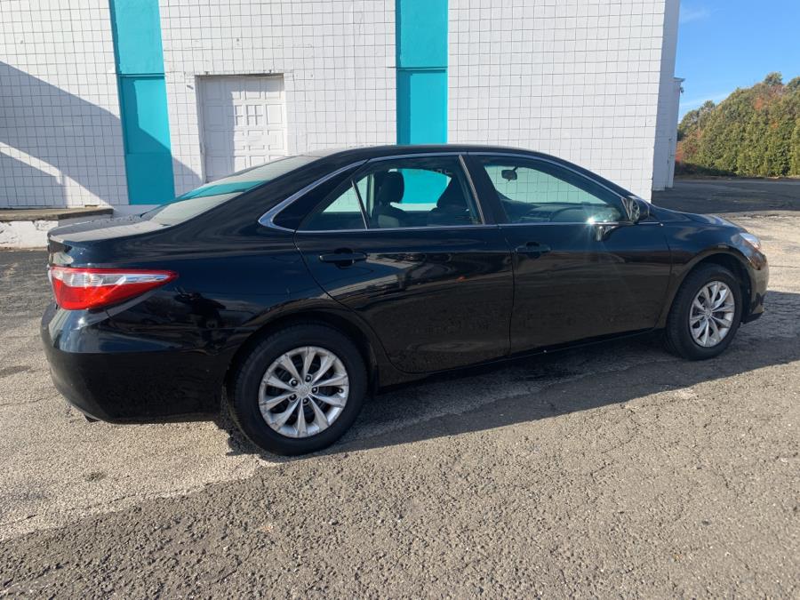 Used Toyota Camry 4dr Sdn I4 Auto LE (Natl) 2015 | Dealertown Auto Wholesalers. Milford, Connecticut Used Toyota Camry 4dr Sdn I4 Auto LE (Natl) 2015 | Dealertown Auto Wholesalers. Milford, Connecticut