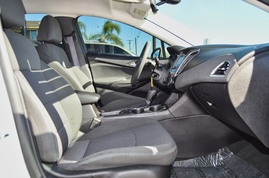 Used Chevrolet Cruze 4dr Sdn Auto LT 2017 | Fusion Motors Inc. Moreno Valley, California Used Chevrolet Cruze 4dr Sdn Auto LT 2017 | Fusion Motors Inc. Moreno Valley, California