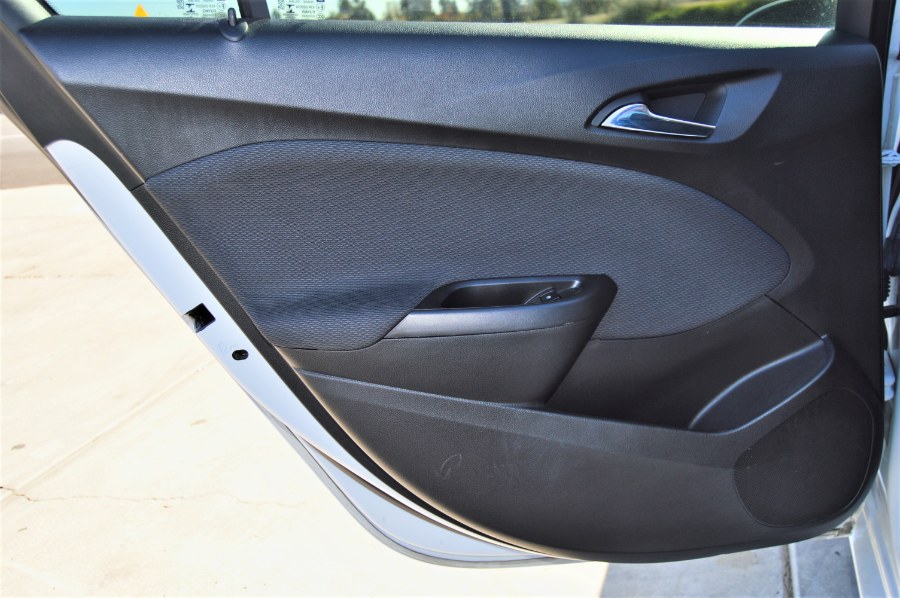 Used Chevrolet Cruze 4dr Sdn Auto LT 2017 | Fusion Motors Inc. Moreno Valley, California Used Chevrolet Cruze 4dr Sdn Auto LT 2017 | Fusion Motors Inc. Moreno Valley, California