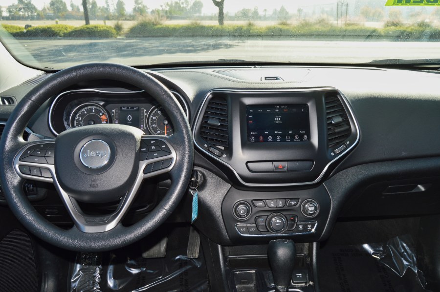2019 Jeep Cherokee Latitude FWD, available for sale in Moreno Valley, California | Fusion Motors Inc. Moreno Valley, California 2019 Jeep Cherokee Latitude FWD, available for sale in Moreno Valley, California | Fusion Motors Inc. Moreno Valley, California