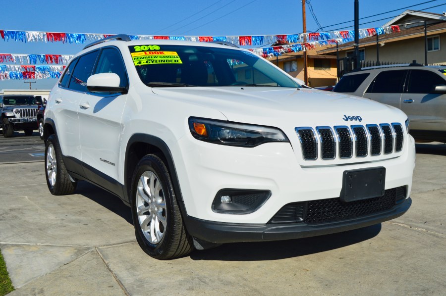 2019 Jeep Cherokee Latitude FWD, available for sale in Moreno Valley, California | Fusion Motors Inc. Moreno Valley, California 2019 Jeep Cherokee Latitude FWD, available for sale in Moreno Valley, California | Fusion Motors Inc. Moreno Valley, California