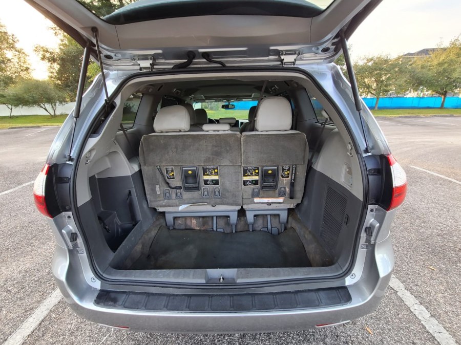Used Toyota Sienna 5dr 8-Pass Van XLE FWD (Natl) 2015 | Majestic Autos Inc.. Longwood, Florida