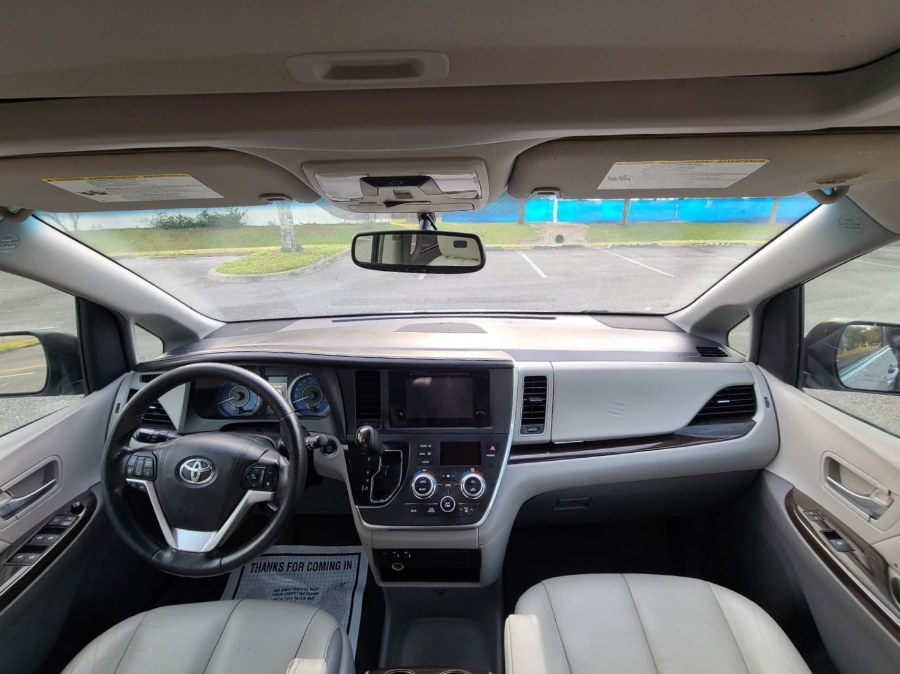 Used Toyota Sienna 5dr 8-Pass Van XLE FWD (Natl) 2015 | Majestic Autos Inc.. Longwood, Florida