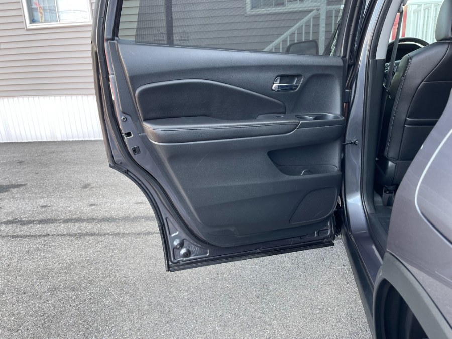 2016 Honda Pilot 4WD 4dr Elite w/RES & Navi, available for sale in Paterson, New Jersey | DZ Automall. Paterson, New Jersey 2016 Honda Pilot 4WD 4dr Elite w/RES & Navi, available for sale in Paterson, New Jersey | DZ Automall. Paterson, New Jersey