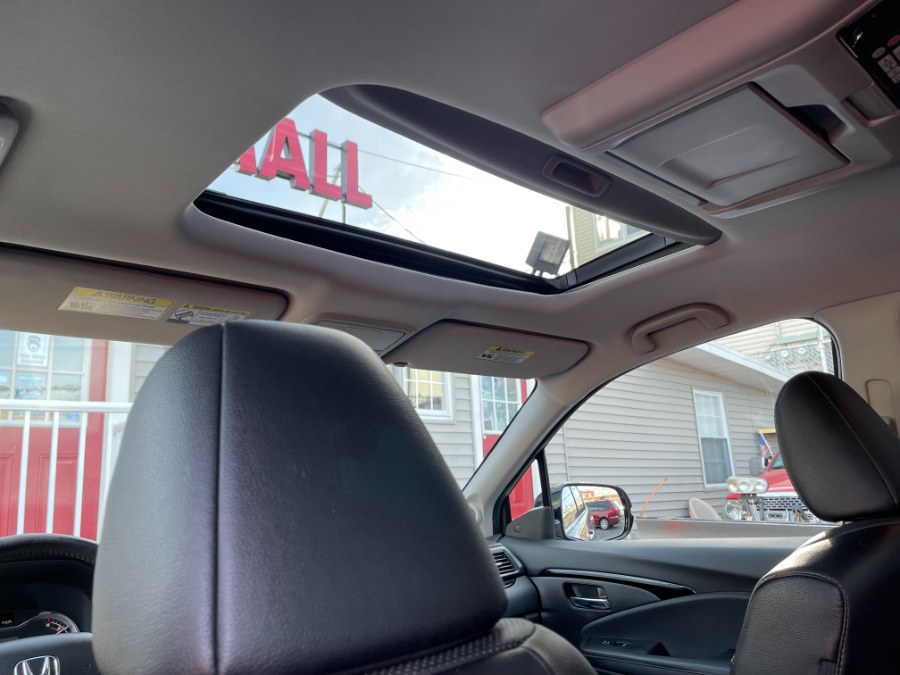 2016 Honda Pilot 4WD 4dr Elite w/RES & Navi, available for sale in Paterson, New Jersey | DZ Automall. Paterson, New Jersey 2016 Honda Pilot 4WD 4dr Elite w/RES & Navi, available for sale in Paterson, New Jersey | DZ Automall. Paterson, New Jersey