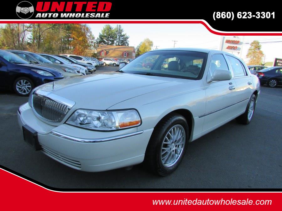 2006 Lincoln Town Car 4dr Sdn Designer Series, available for sale in East Windsor, Connecticut | United Auto Sales of E Windsor, Inc. East Windsor, Connecticut