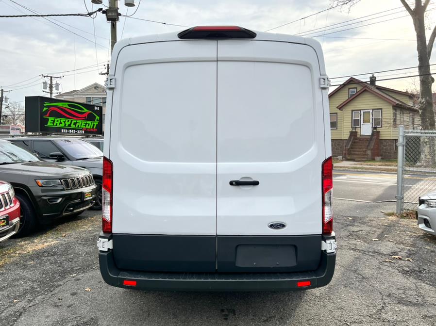 Used Ford Transit Van T-150 130" Med Rf 8600 GVWR Sliding RH Dr 2018 | Easy Credit of Jersey. South Hackensack, New Jersey