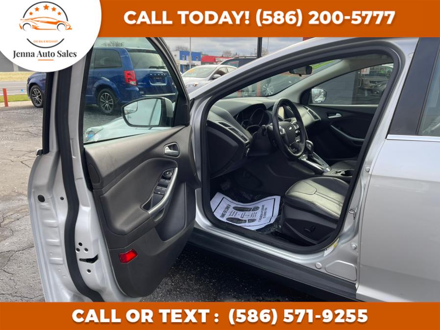Used Ford Focus 4dr Sdn Titanium 2013 | Jenna Auto Sale Inc. Roseville, Michigan Used Ford Focus 4dr Sdn Titanium 2013 | Jenna Auto Sale Inc. Roseville, Michigan