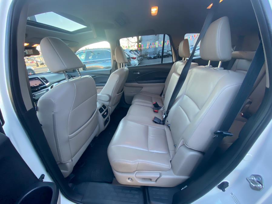 Used Honda Pilot AWD 4dr Touring w/RES & Navi 2016 | VEB Auto Sales. Hartford, Connecticut Used Honda Pilot AWD 4dr Touring w/RES & Navi 2016 | VEB Auto Sales. Hartford, Connecticut