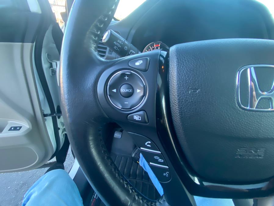 Used Honda Pilot AWD 4dr Touring w/RES & Navi 2016 | VEB Auto Sales. Hartford, Connecticut Used Honda Pilot AWD 4dr Touring w/RES & Navi 2016 | VEB Auto Sales. Hartford, Connecticut