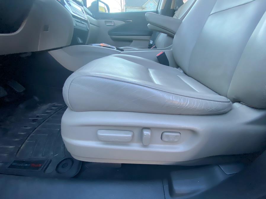Used Honda Pilot AWD 4dr Touring w/RES & Navi 2016 | VEB Auto Sales. Hartford, Connecticut Used Honda Pilot AWD 4dr Touring w/RES & Navi 2016 | VEB Auto Sales. Hartford, Connecticut