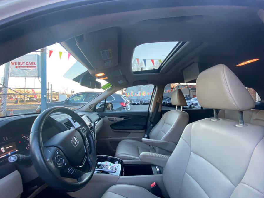 Used Honda Pilot AWD 4dr Touring w/RES & Navi 2016 | VEB Auto Sales. Hartford, Connecticut Used Honda Pilot AWD 4dr Touring w/RES & Navi 2016 | VEB Auto Sales. Hartford, Connecticut